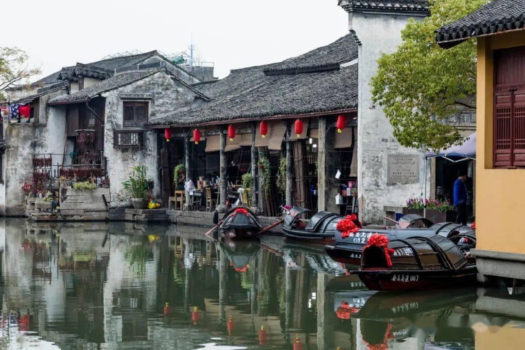 旋转轮胎